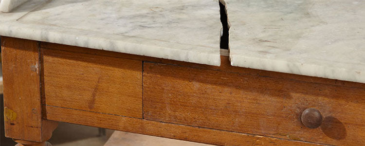 Comment réparer une console en marbre ?