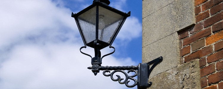 Comment fixer une charge lourde sur de la pierre ?