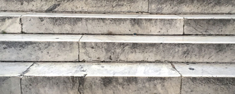 Comment réparer un nez de marbre ou un rebord de fenêtre ?