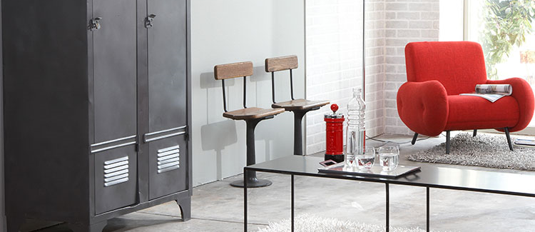 Comment réparer une armoire métallique rouillée et trouée ?