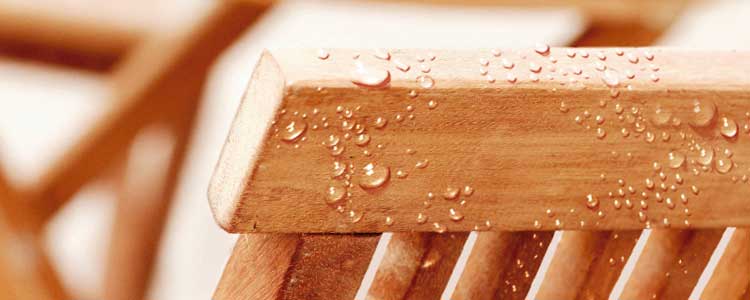 Comment rénover et entretenir son salon de jardin en teck ?