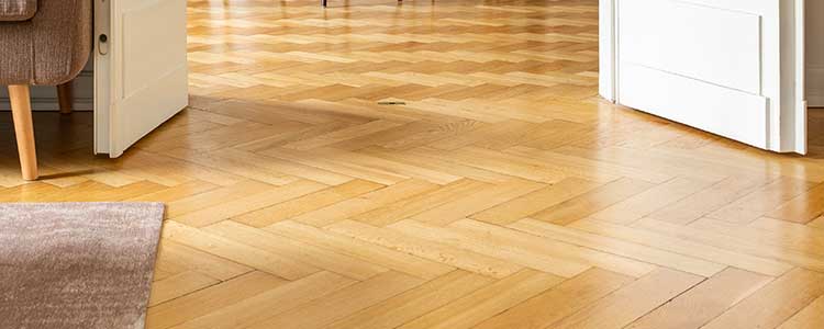 Parquet : comment le rénover, le protéger et le faire briller ?