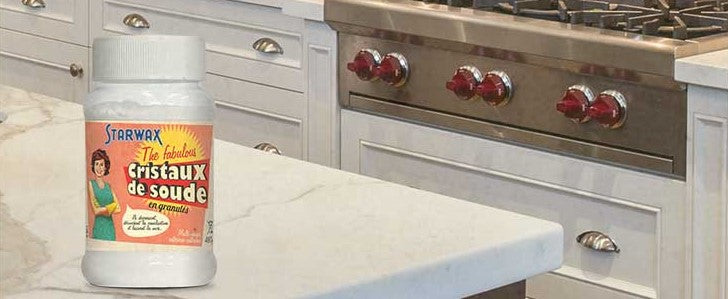 Nettoyage du sol au plafond avec les cristaux de soude