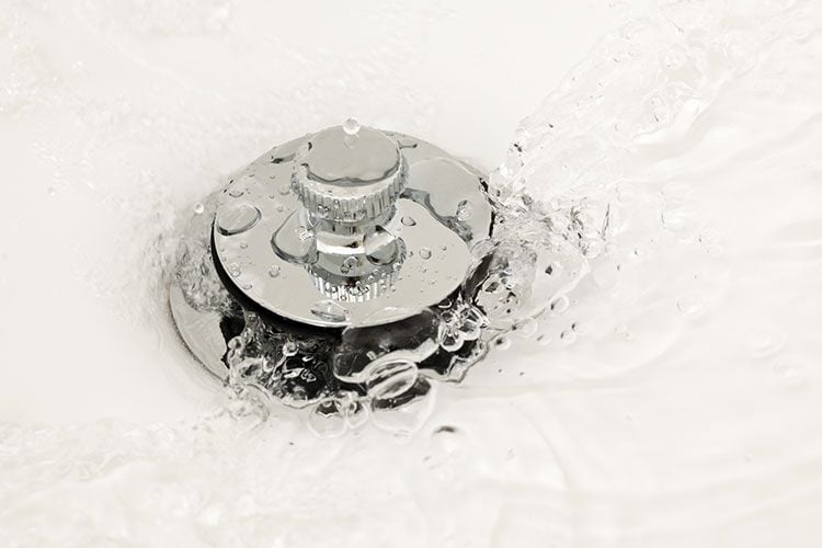 Comment déboucher les canalisations grâce à l'action biologique ?