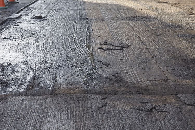 Comment enlever une tache de goudron sur du carrelage ?