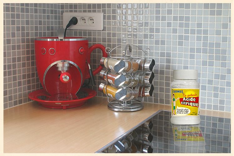 Pour détartrer une machine à café