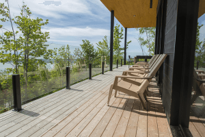 Terrasse en bois : comment la protéger des UV et des intempéries ? - Starwax